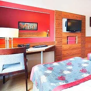 Haaga Park 4*