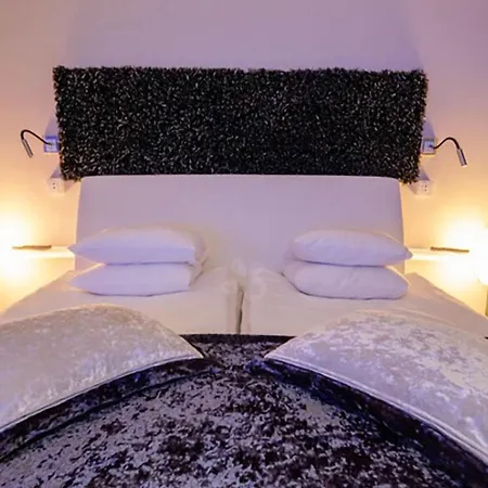 מלון Haaga Park 4*