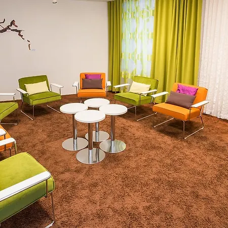 Haaga Park Отель